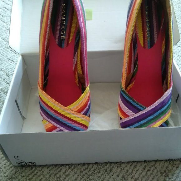 Rampage Adorer Rainbow Striped Peep Toe Heeled Wedges Size 8.5 NEW - Picture 9 of 9